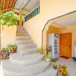 White Shamrock Beach Hotel